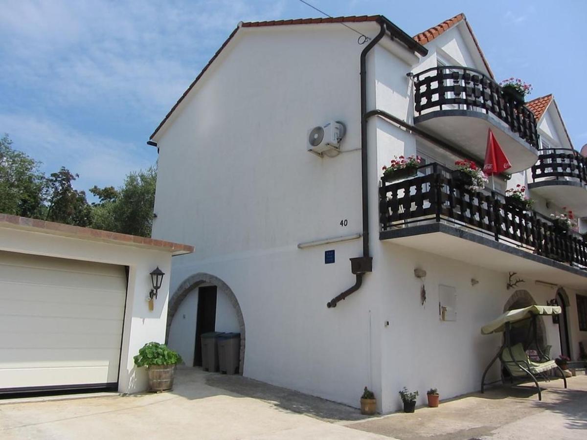Apartments Marijana Srsici Екстериор снимка