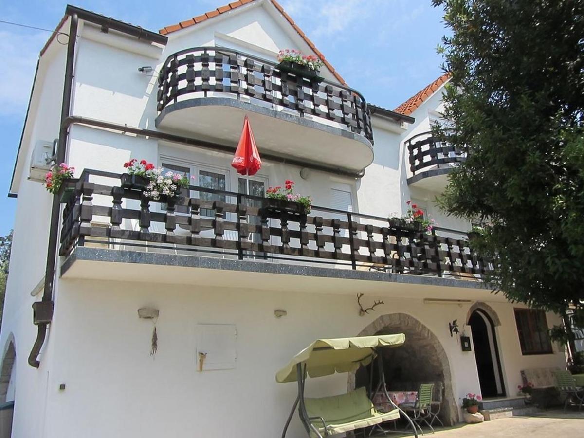 Apartments Marijana Srsici Екстериор снимка