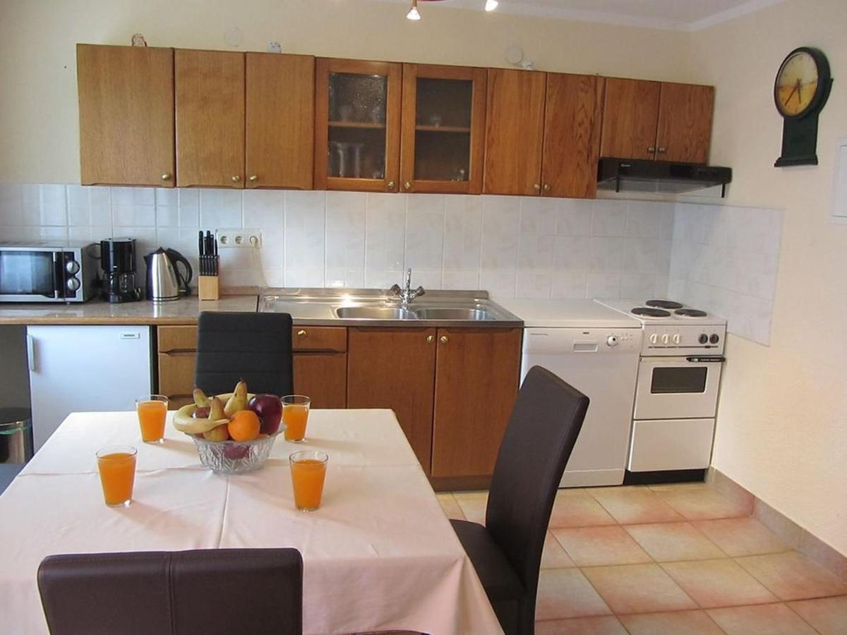 Apartments Marijana Srsici Екстериор снимка