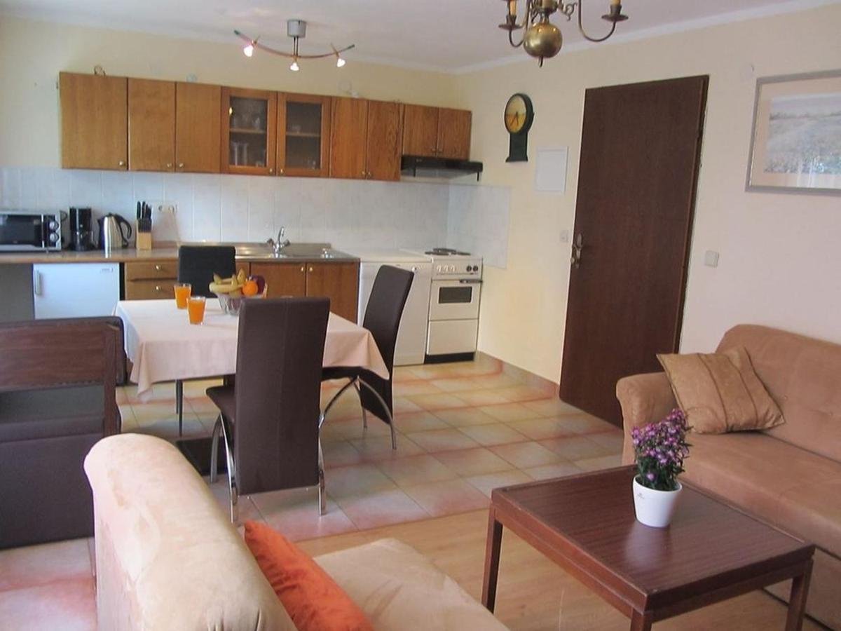 Apartments Marijana Srsici Екстериор снимка