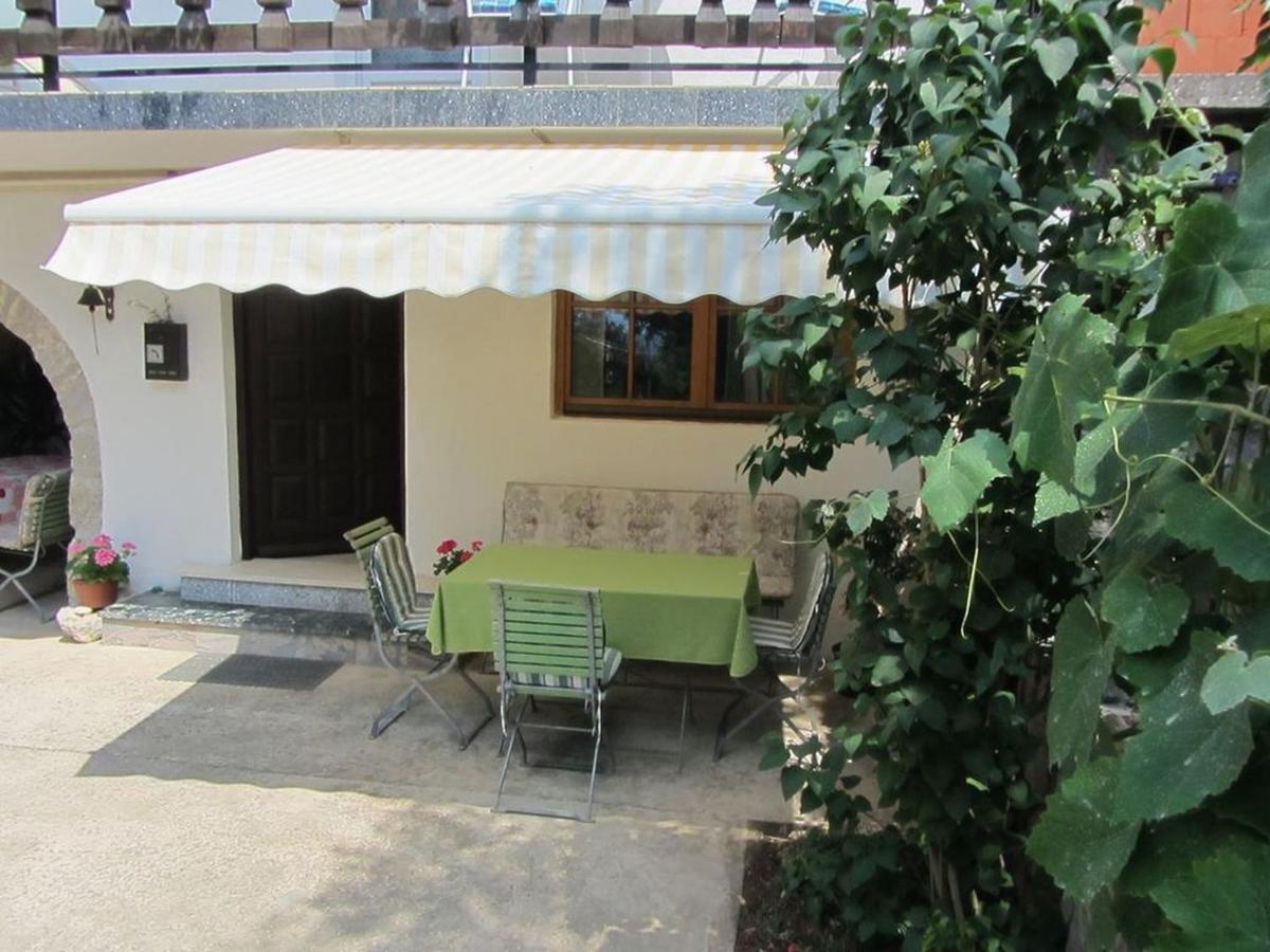 Apartments Marijana Srsici Екстериор снимка